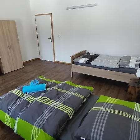 Monteurzimmer 招待所 *